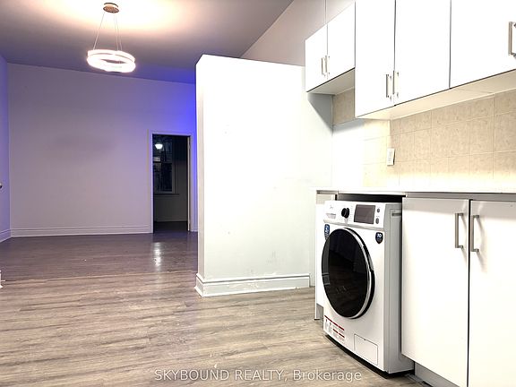 5th image of 527 Queen St W #2A