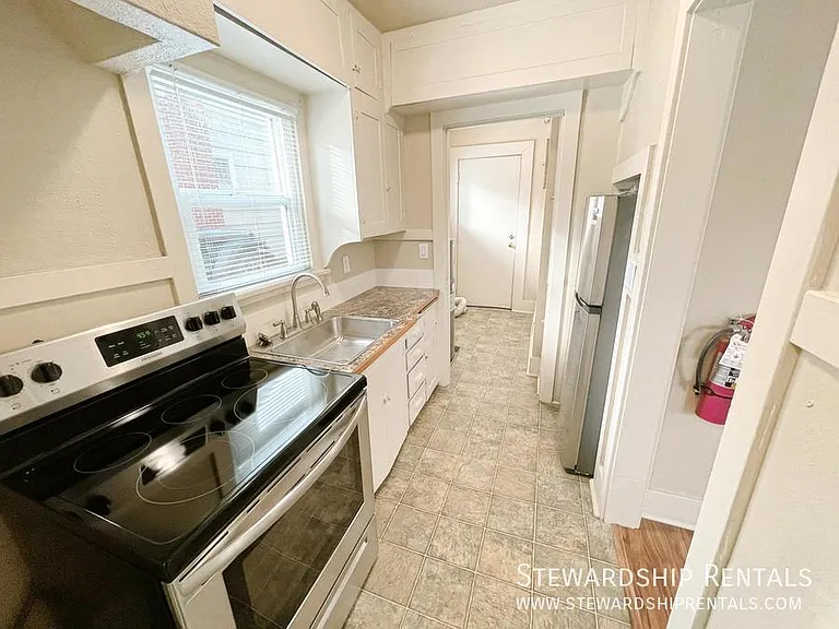 2024 Emerald St #4 — Photo 6