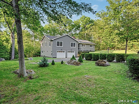 2nd image of 8 White Fox Road
