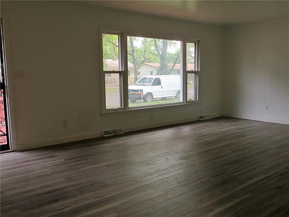 3rd image of 5006 Bertha St