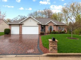 1618 Northridge Ct, Menasha, WI 54952