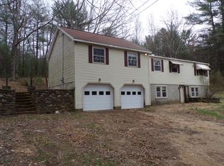 18 Camp Rd, Sturbridge, MA 01518