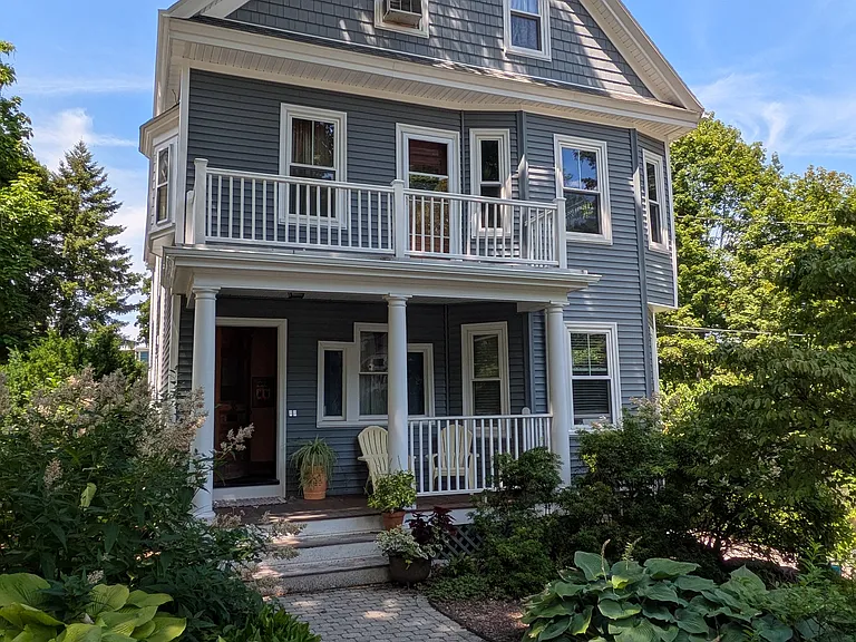 35 Ashland St #1 — Photo 1