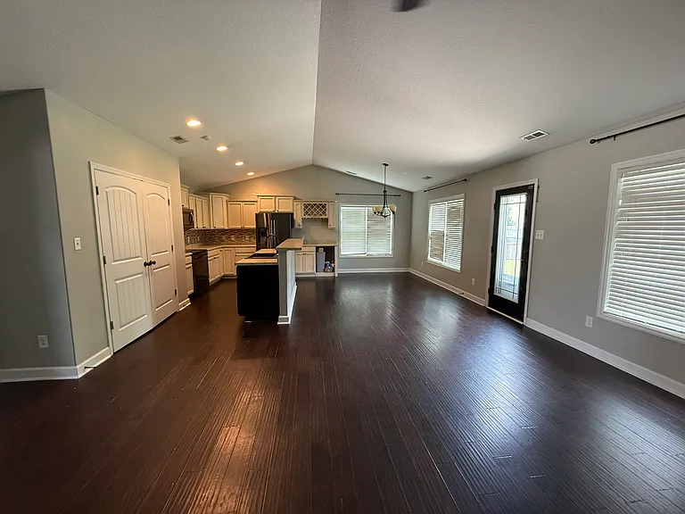 109 Pembury Way — Photo 28