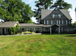 102 Pom Pom Ct, Milford, PA 18337