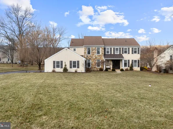1036 Armstrong Ct, Chesterbrook, PA 19087