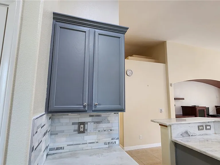 9709 Hawk Cliff Ave — Photo 9