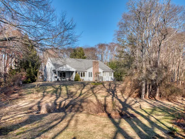 62 Country Club Dr, Shelter Island, NY 11964