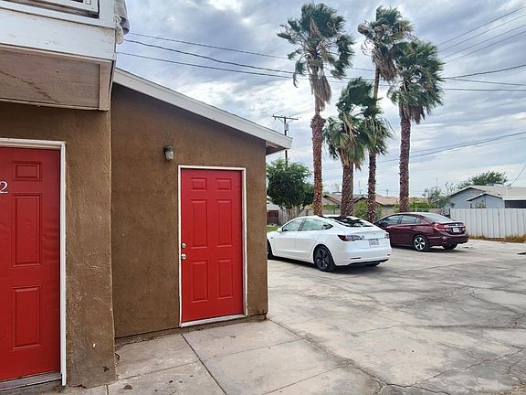 5th image of 208 W Hamilton Ave #2