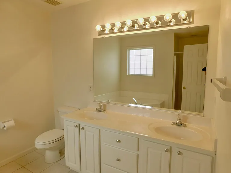 4728 Beach Bay Ct — Photo 17