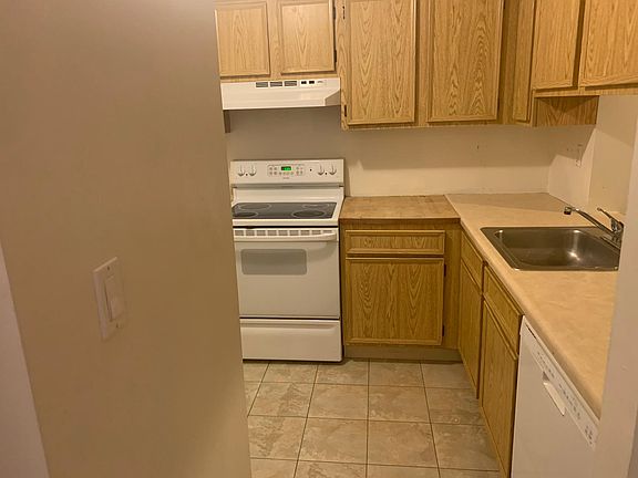 5th image of 136 Ligonier Ct