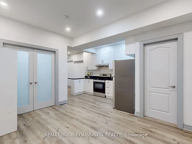 586 Parliament St #C — Photo 11