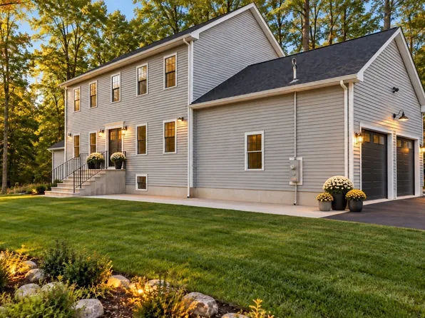 329 Mason Road Ext, Dudley, MA 01571