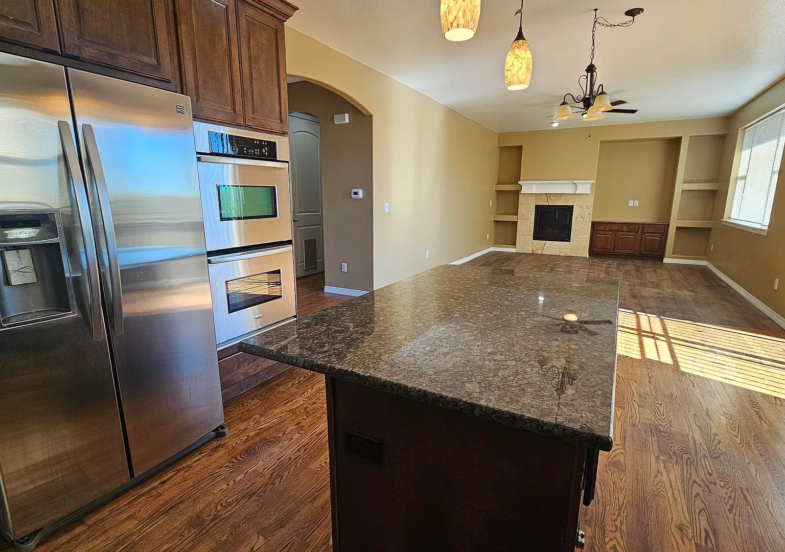 Spacious 3-Bedroom Home with Office, Loft — Photo 2