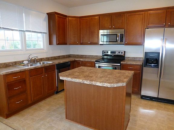 3rd image of 419 Marshall Heights Dr