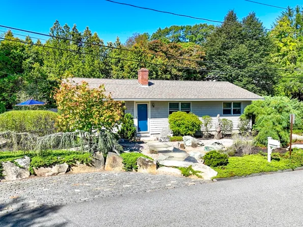 7 Cynthia St, Dartmouth, MA 02748