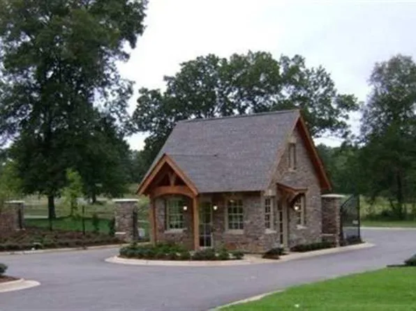 Arlington Park Cir, Hot Springs National Park, AR 71901
