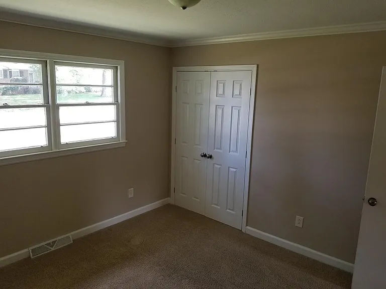 102 Woodfield Dr — Photo 17
