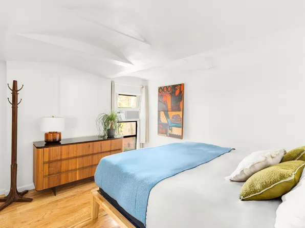 309 East 108th Street image 7 of 11