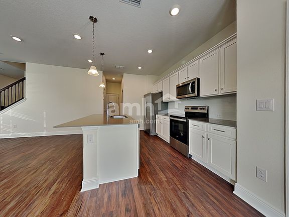 4th image of 27380 Saint Andrews Ave