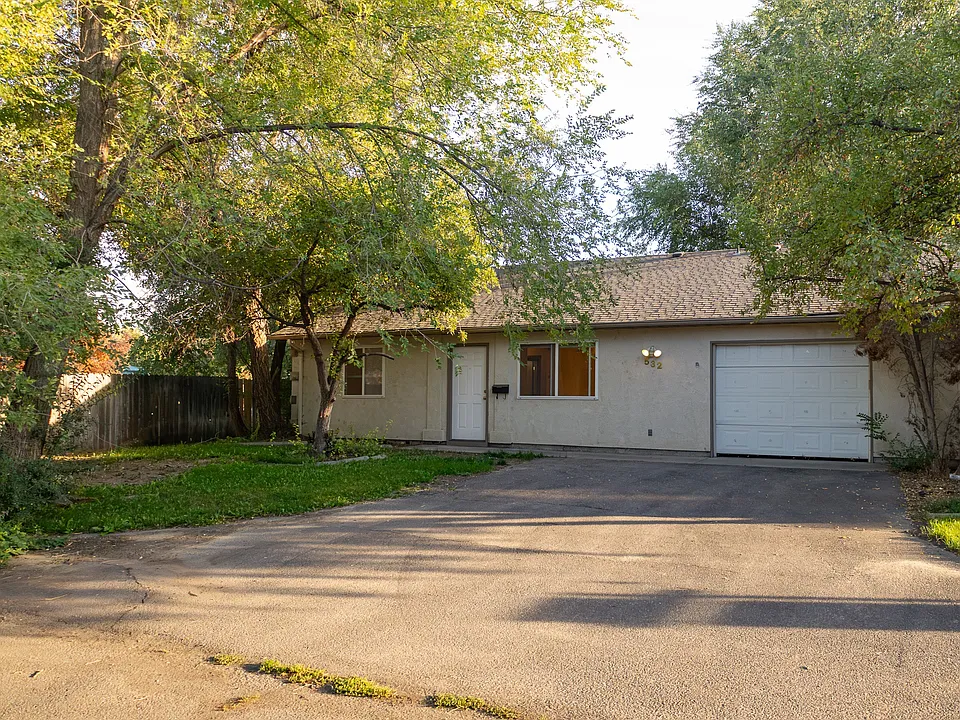 532 S Powerline Rd