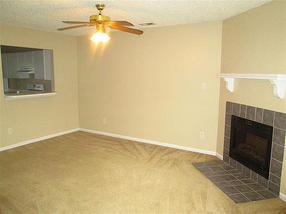 4th image of 895 W Pueblo Dr