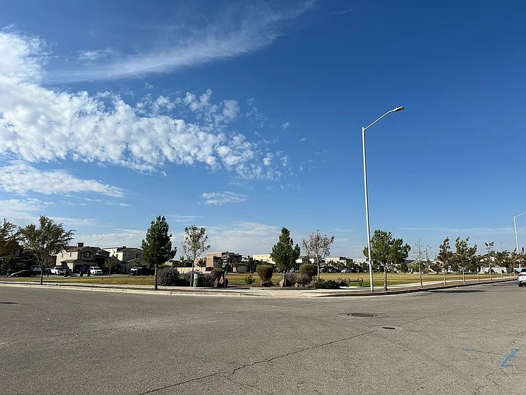 12521 Triple Crown Ave — Photo 10