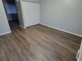 1330 W Waterloo Rd, Akron, OH