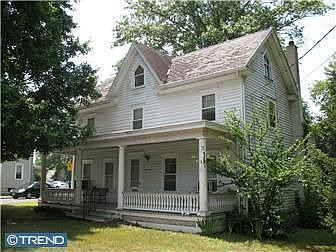 2nd image of 212 N Main St