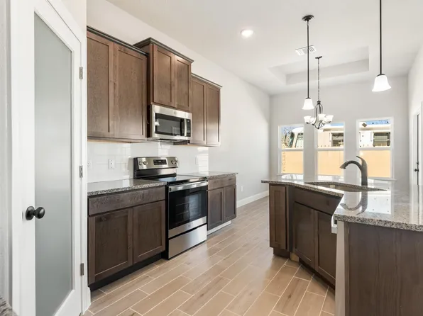 514 Park Cir, Hondo, TX 78861