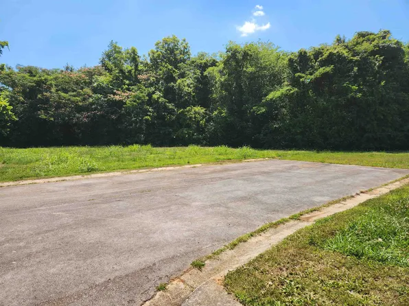 2 Sunset Dr, Muscle Shoals, AL 35661