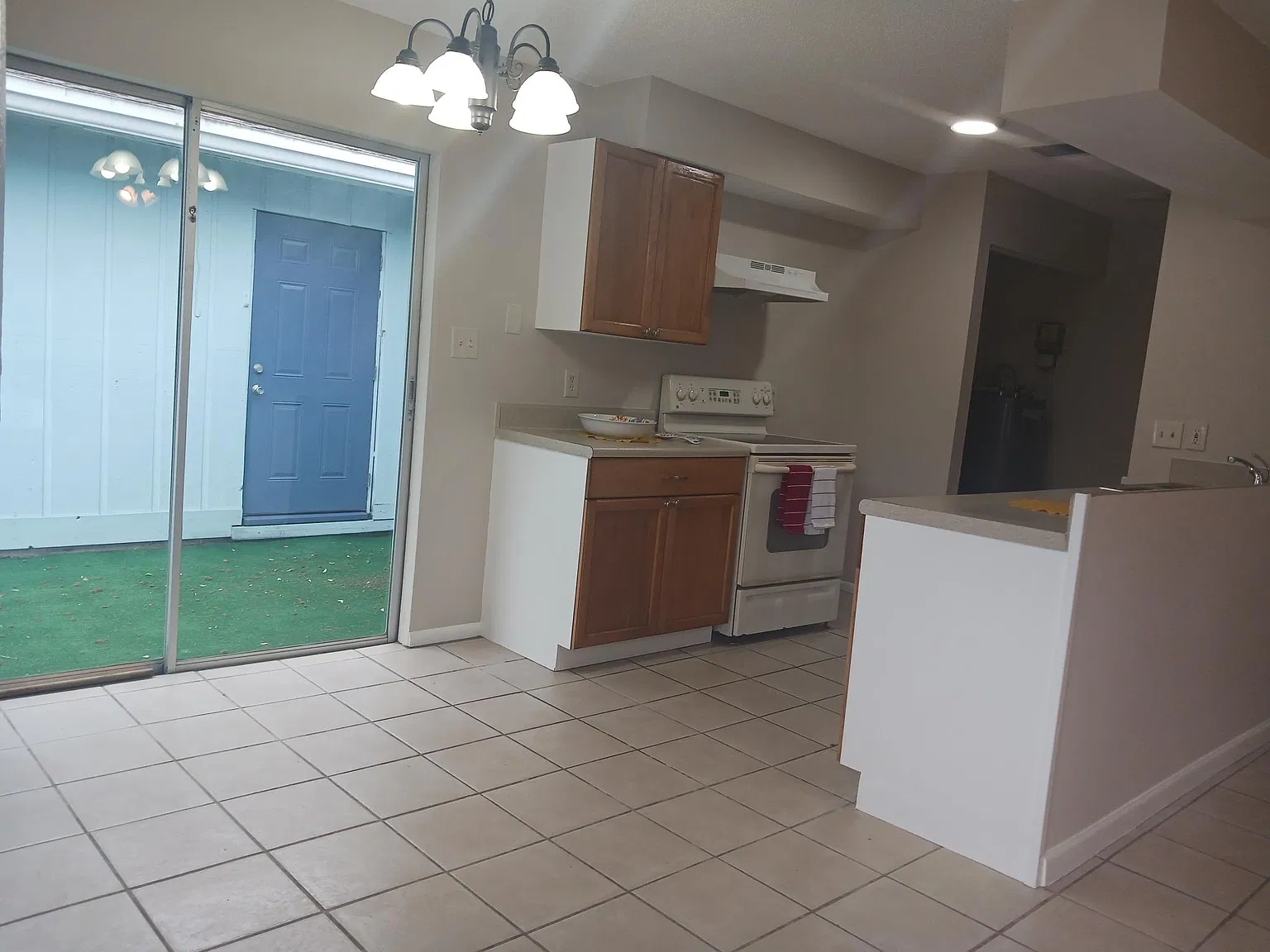 2 bed, 1.5 bath, 1000 sqft, $1,500 — Photo 3