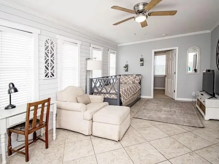 205 Barefoot Ln #A — Photo 7