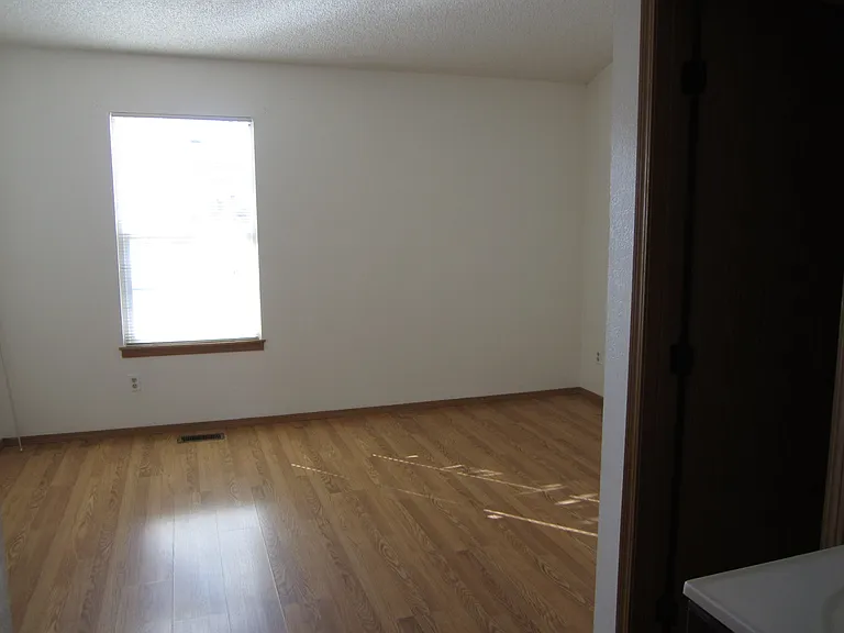 2662 E Nichols Cir — Photo 6