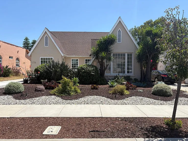 670 Arden Ave — Photo 2