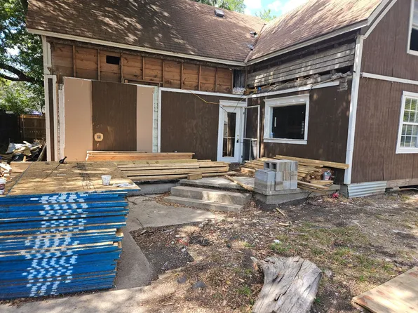 103 N Blanton St, Whitewright, TX 75491