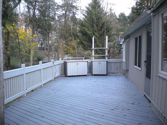 5th image of 924 Cedar Dr