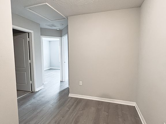 5th image of 108 Cedar Bark Ln