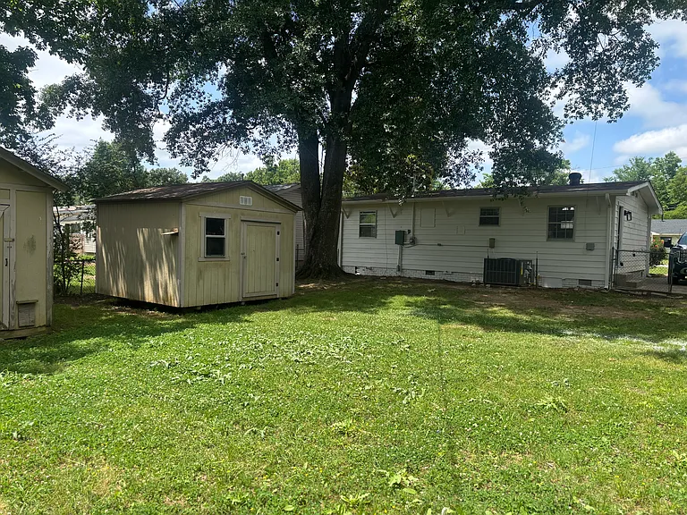 8100 N Claremont Ave — Photo 3