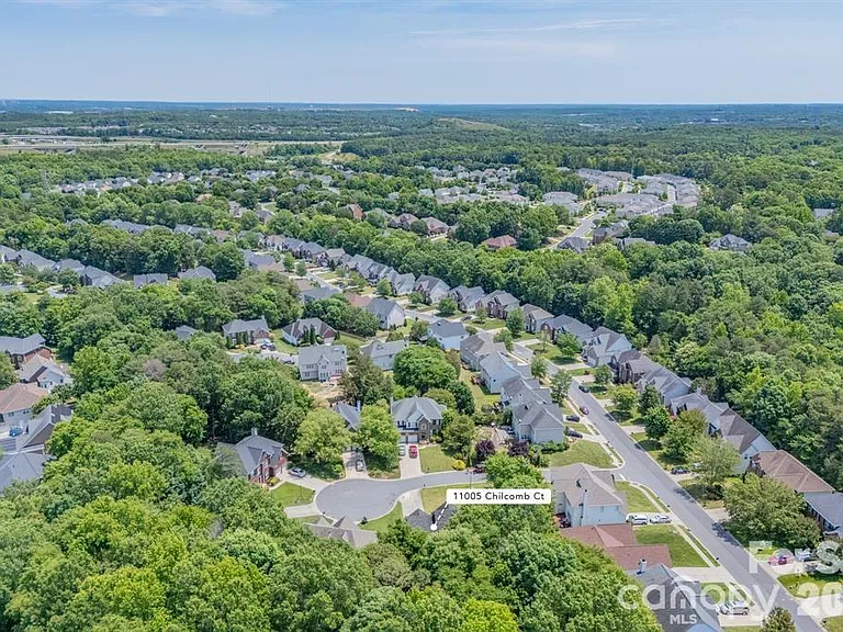 11005 Chilcomb Ct — Photo 26