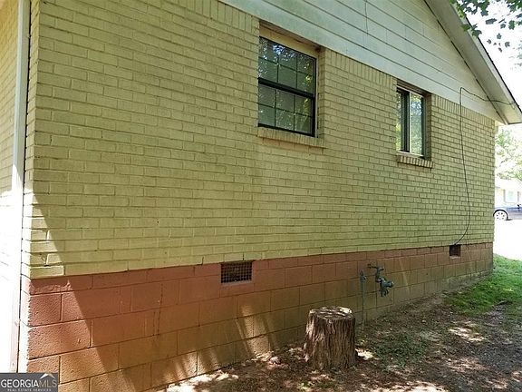3rd image of 81 Royce Dr