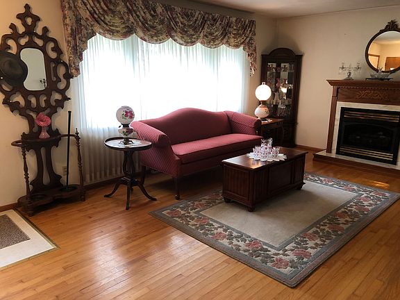 2nd image of 25 Nassau St