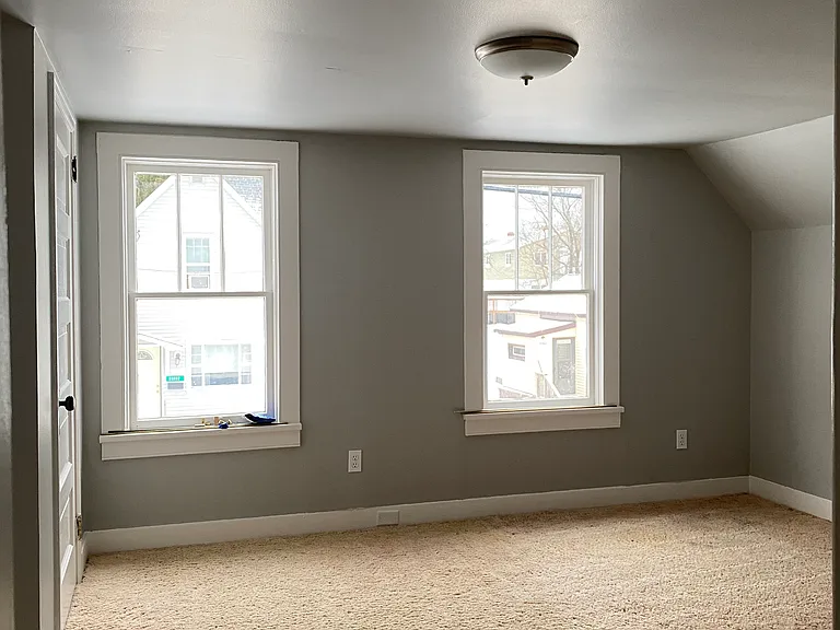 25933 Cedar St — Photo 4