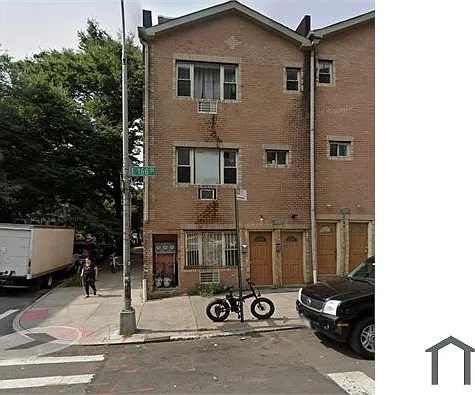 3 bed, $3,777 — Photo 2