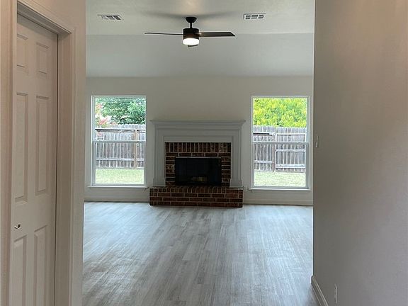 3rd image of 4815 Box Canyon Dr