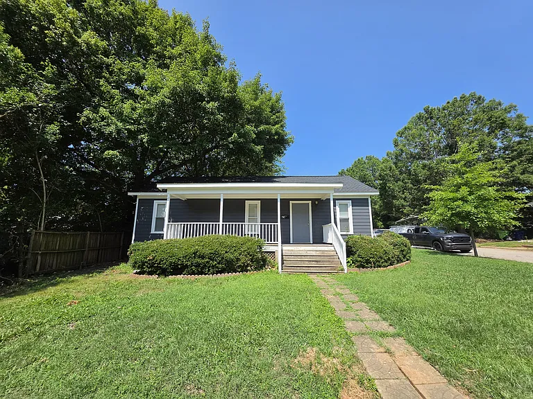 516 Haywood St — Photo 15