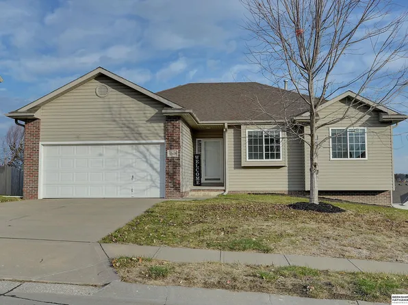 15438 Briar St, Omaha, NE 68138