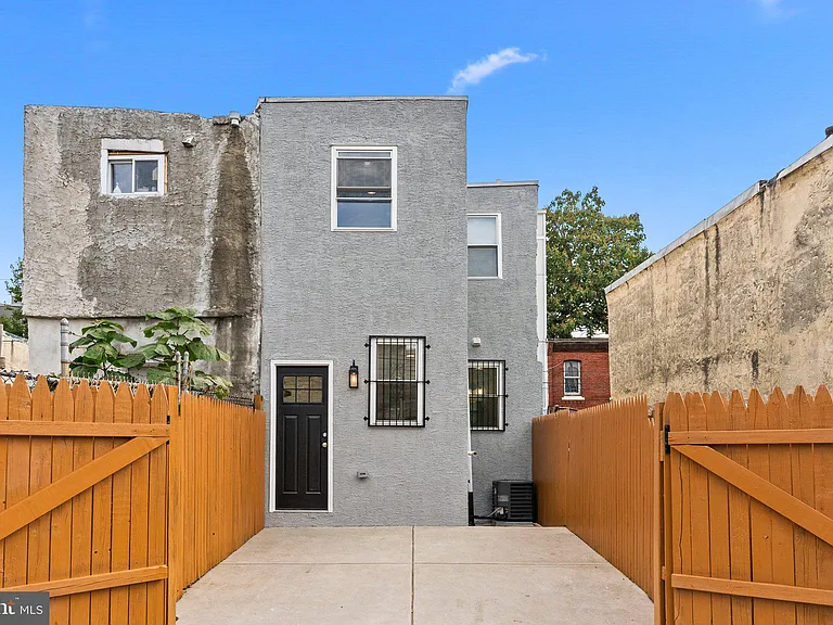 2142 N Percy St — Photo 29