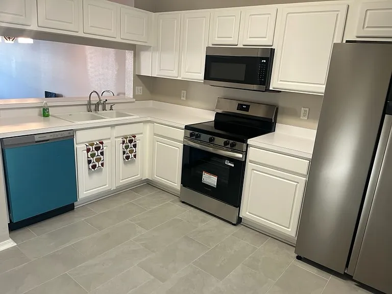 2336 Lake Woodberry Cir — Photo 4