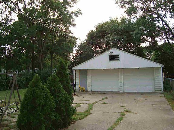 3rd image of 1721 Cone St